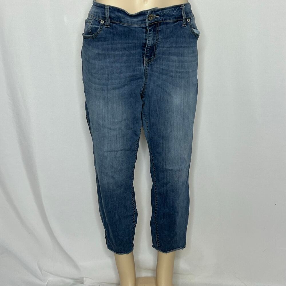 Torrid Premium Ultra Skinny Crop Jeans Women’s 24 Blue Raw Hem Stretch Denim